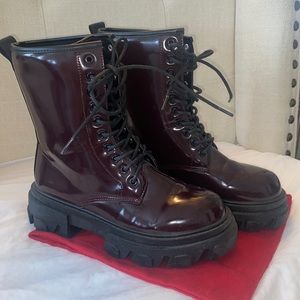 Combat burgundy boots